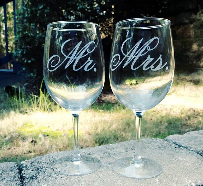 Mr Mrs Set of 2 Personalized Stem Wine Glass for Bride Groom Newly Mar–  Stocking Factory